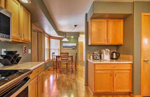 Evergreen Ranch Family Vacation Home, Sleeps 8, Private Hot Tub - Foto 8