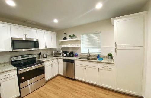*NEW*Sunshine Gorgeous- 3BD/2BA -Private Backyard! - Foto 5