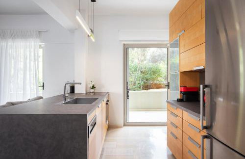 Vouliagmeni Stylish Apartment - Photo 28