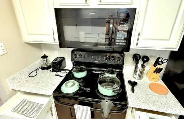 Central 1BR Retreat by Hospital and tollway - Photo 25