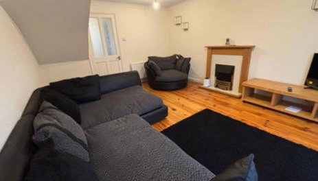 Cosy 2 Bedroom House - Large Driveway, EV Socket, WiFi, Contractor & Leisure Stays - Foto 4
