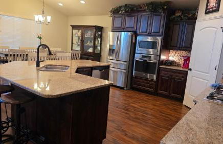 Wasatch Retreat 5 bed 3 5 bath pool table game room - Photo 14