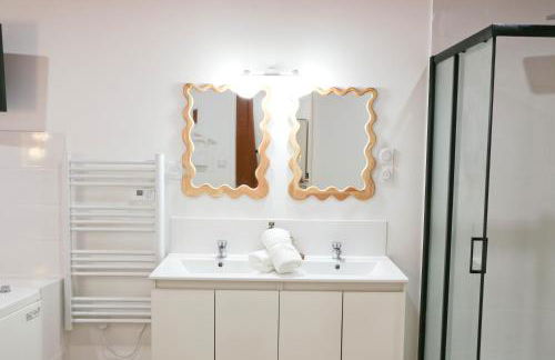 L'Écrin Rouge Escapade Romantique et Balnéo Privé - Foto 11