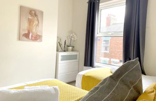 The Racecourse - Quaint Victorian Home With Free Parking - Foto 33