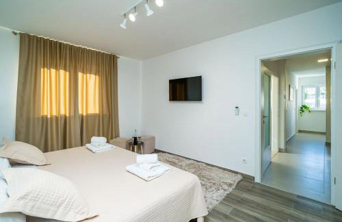 Villa Petmat - with private pool and 6 bedrooms - Photo 47