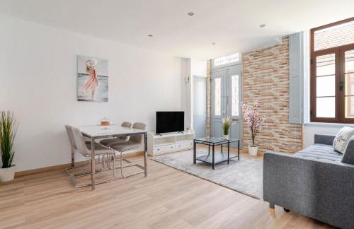 HostWise - Traditional House with Terrace - Foto 2