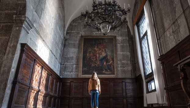 Ingresso do Palácio das Prisões de Veneza - Foto 4, Contemplando um quadro no Palácio das Prisões