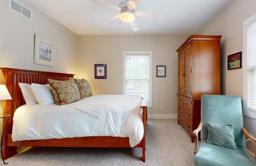 Seaglass Lakeshore Cottage - Foto 17