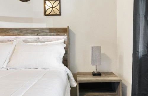 Charming Retro Property 6 - Photo 3