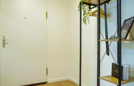 Groß, Modern, Zentrumsnah mit Parkplatz und Garten - Photo 12