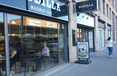 Bonito Apto Cinco Torres Plaza Castilla - Foto 39