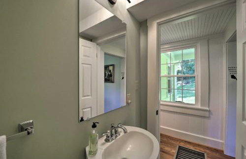 Abingdon Family Getaway with Porch and Views! - Photo 25