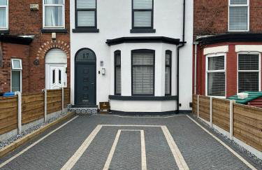 Luxury 6 Bed near city centre with Cinema Room & games room plus 5 bathrooms - Foto 46