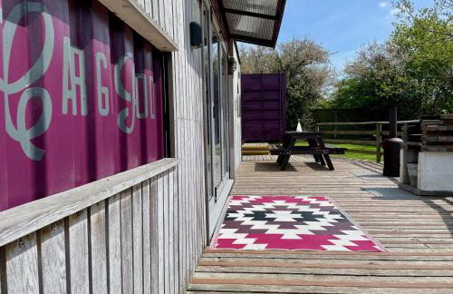 Purple CargoPod at Lee Wick Farm Cottages & Glamping - Foto 4