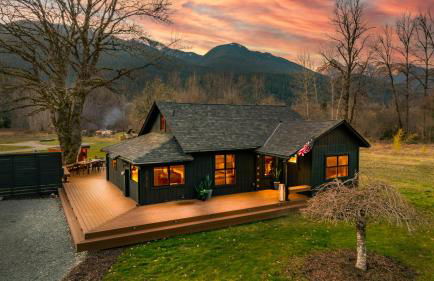 Luxe Mountain Retreat in N Cascades hot tub sauna - Foto 1