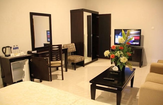 The Radiant Villa's & Function Hall - Photo 8