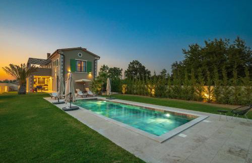 Villa Linnelle seaview- Rovinj, heated pool - Foto 1