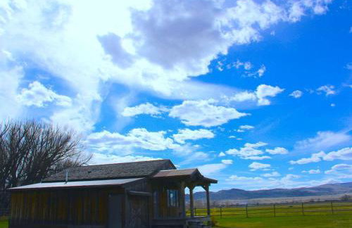 Romantic Cabin Getaway Along the Madison River in Ennis, Montana - Foto 16
