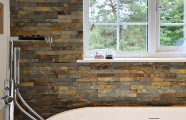 Whimsical Countryside Escape with Sprawling Garden - Foto 34