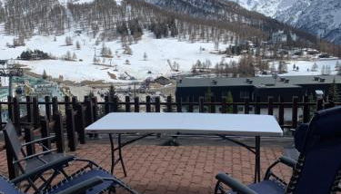 Bilocale con terrazzo e vista spettacolare sui monti - Foto 3