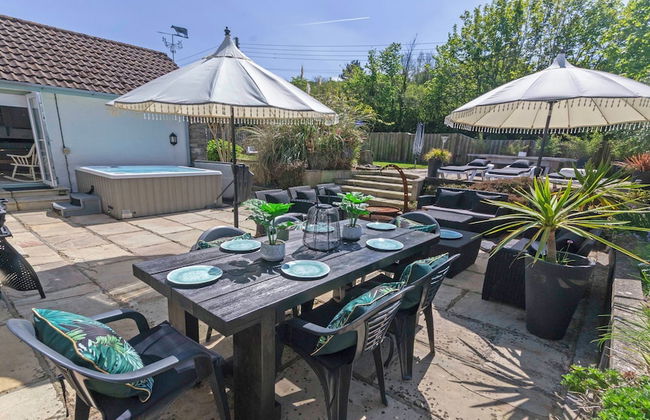 Shippenrill Croyde 6 Bedrooms, Sleeps 14, Hot Tub - Foto 3