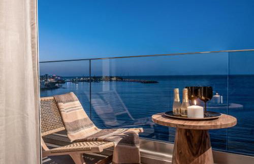 Khroma Luxury Suite 1 Beach front apartment - Photo 49