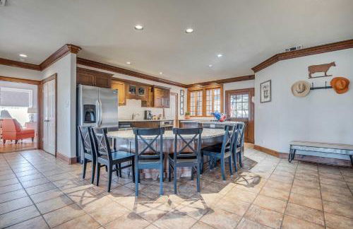 Beautiful Hill Country Ranch Home - 4 Mi to Town! - Foto 9