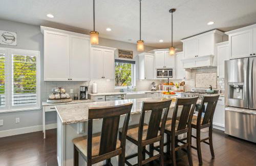 Spacious 4BR 3B 2 Kitchen with bathtub sleeps 11 guests - Foto 7