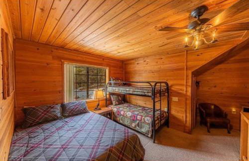Cabin #1 Buffalo Herd -Pet Friendly - Sleeps 6 - Playground & Game Room - Foto 12