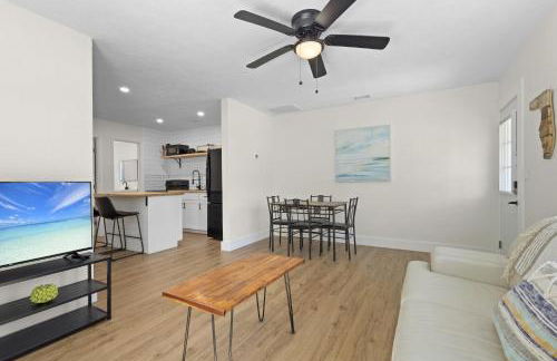 Cozy Near AMI Patio BBQ TV - Foto 9