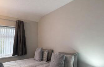 Charming 3 BR - NEC HS2- Long Stays Wifi Parking Airport - Foto 18