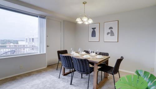 Fantastic 2 BR Apt + Den @Crystal City With Gym - Foto 3