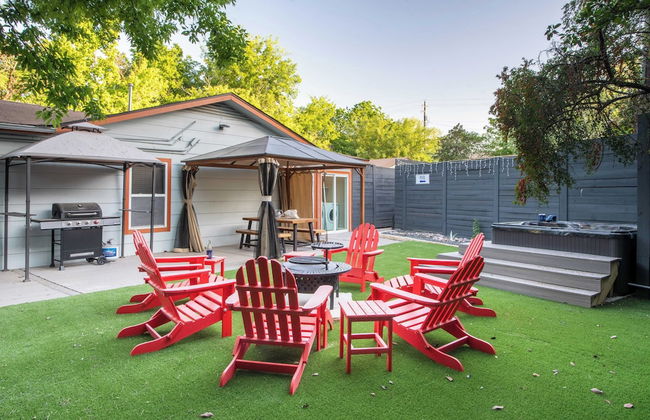 Lamar Suites by Avantstay 2 Homes w/ Shared Pool - Foto 34