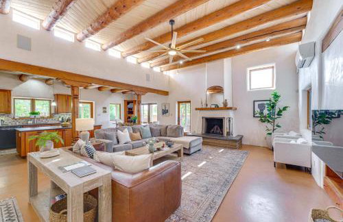 Mtn-View Retreat w/ Hot Tub in New Mexico! - Foto 1