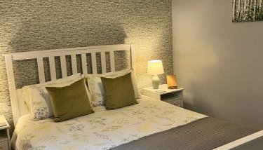 Modern 2 Bed Apartment - Foto 2