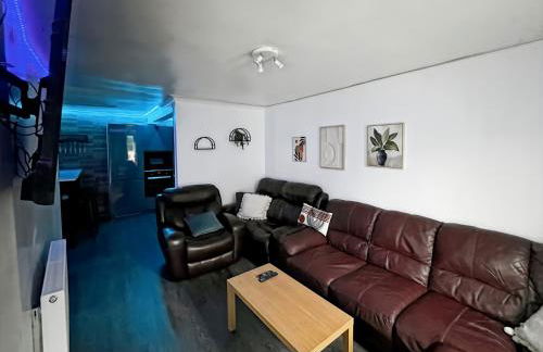 Cozy Hideaway With Hot Tub & Sauna Sleeps 7 - Foto 104