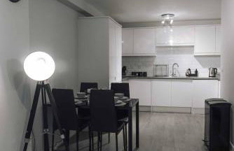 Luxury 2 Bedroom Apartment near Stratford Station for Corporate and Group Stays - Foto 14