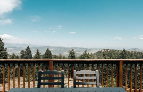 Peaceful Getaway with Hot Tub - Views - Evergreen - Foto 44