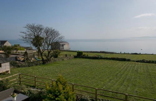 Cozy 3 Bedroom Cottage with stunning Sea View - Pass the Keys - Foto 2