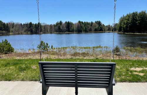 Woodsy and Private- Dream House on a 7 Acre Pond - Foto 21