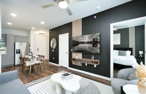 Chic 1BR w Gym & Parking Near Rvrwalk & Dome - Foto 73