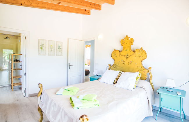 4 bedroom House in Maria de la Salut with private pool and garden - Photo 13