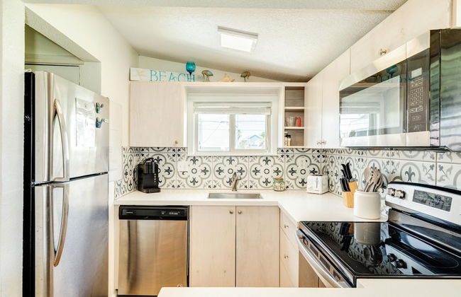 Cute Beach Bungalow Walk to the Beach - Foto 13