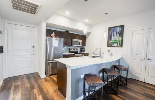 The Treehouse Spacious & Fun 2BR Retreat in the Heart of the Domain - Foto 9