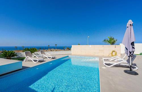 Villa Caterina, Luxury Villa with Heated Pool Ocean View in Adeje, Tenerife - Foto 4