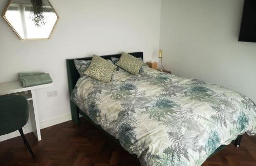 Stylish apartment in Horsham with parking and own entrance - Foto 17