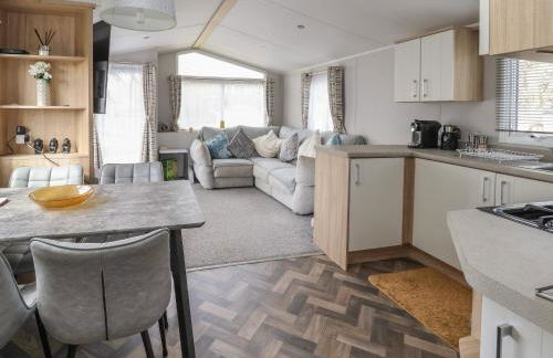 Woodlands Lodge - Photo 6