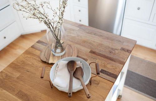 Cascadia Family Mansion, Hot Tub, Game Room, Gym! - Foto 9