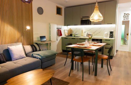 Cocon d'Altitude avec Terrasse, Calme & Parking Privé - Foto 8