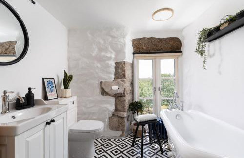 Naut Retreat - Idyllic hideaway with hot tub, gym & gamesroom ideally located in Zennor near St Ives - Photo 43